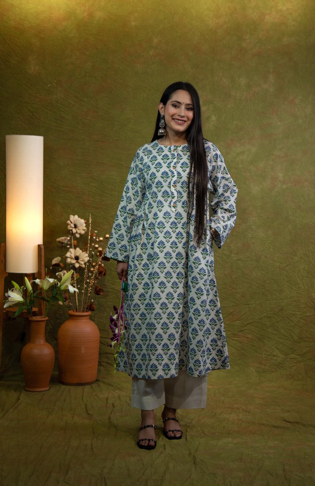 Hariyali side gatthered Kurta Set