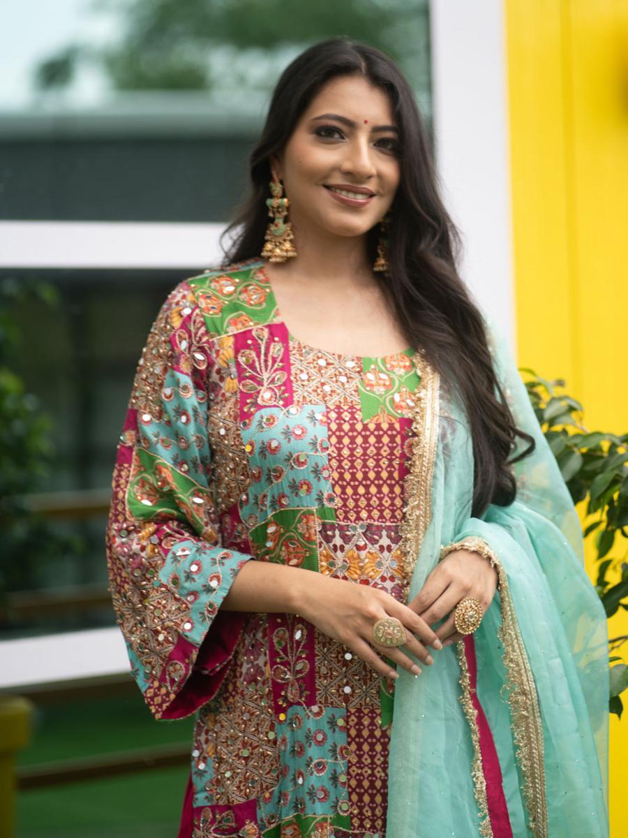 Chinnon Chiffon Mirror Work Straight Kurta Set